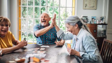 Photo of Las personas con vidas sociales activas viven más porque envejecen mejor