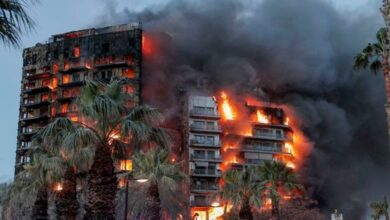 Photo of Un enorme incendio arrasó un complejo de viviendas en Valencia