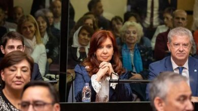 Photo of Solicitan condena a la ex presidenta Cristina Fernández como «jefa de asociación ilícita»