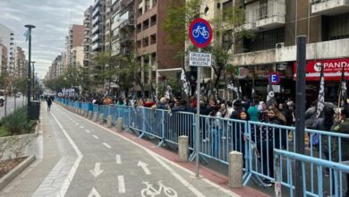 Photo of La motosierra llegó al CDR de la calle Chacabuco: peligran unos 140 puestos de trabajo