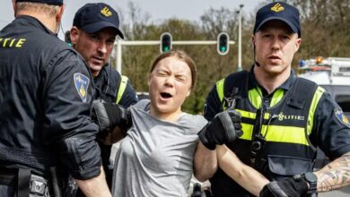 Photo of Greta Thunberg fue arrestada durante una protesta contra las petroleras en Países Bajos