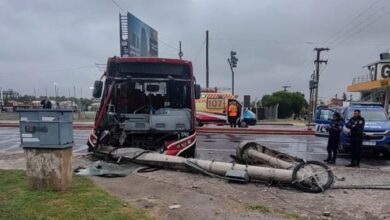 Photo of Córdoba: un colectivo de Ersa chocó contra un poste de cemento