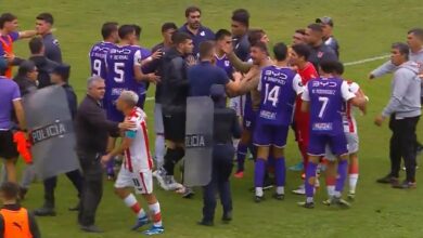 Photo of Uruguay: El partido entre Defensor Sporting y River Plate terminó en una batalla campal