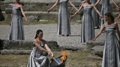 Photo of La antorcha de París 2024 se encendió en la antigua Olimpia y comienza el relevo