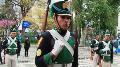 Photo of Chocolate caliente y churros en el tradicional cambio de guardia en el Cabildo