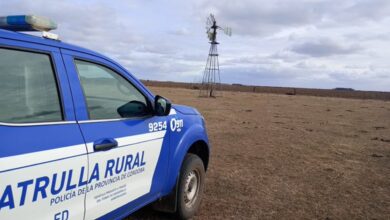 Photo of Tenía pedido de captura, huía la Policía de Córdoba y se subió a un molino