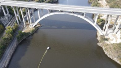 Photo of Lago San Roque: desplegaron una barrera de 300 metros para contener a las cianobacterias