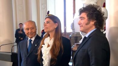 Photo of Milei encabezó el acto en el que se inauguró un busto de Carlos Menem