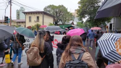 Photo of Crisis en Misiones: la Provincia negocia con policías, docentes y trabajadores de la salud