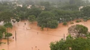 Photo of Brasil: aumentan a 136 los muertos por las inundaciones en el sur
