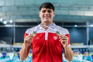 Photo of Dante Nicola Rho, el cordobés que hizo historia con el equipo de natación de Unión: «Mi sueño es ir a un Juego Olímpico»