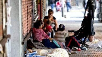 Photo of Ajuste y recesión: la pobreza se disparó al 55,5% y la indigencia ya supera el 17%
