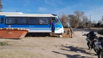 Photo of Iba en su camioneta, no vio que venía el Tren de las Sierras y fue arrollado