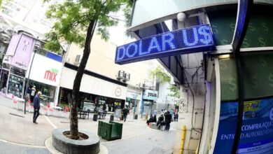 Photo of El dólar blue volvió a subir: a cuánto cotizó este lunes