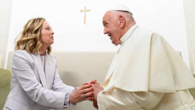 Photo of La estrella del G7: el Papa Francisco es el primer pontífice en asistir a la reunión