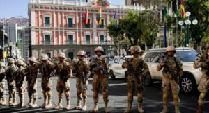 Photo of Golpe de Estado en Bolivia: el Ejército tomó la Casa de Gobierno