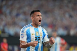 Photo of Con gol de Lautaro sobre el final, Argentina venció a Chile y se clasificó a cuartos