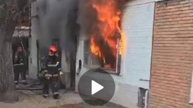 Photo of Córdoba: una casa se prendió fuego y bomberos trabajan en el lugar
