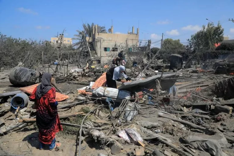 Photo of Murieron 40 palestinos en dos ataques israelíes en Gaza