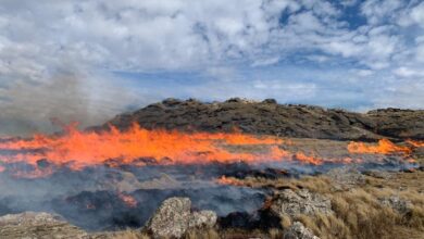 Photo of Cerro Champaquí: la rotación del viento complica el combate contra el fuego