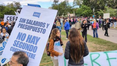 Photo of Docentes universitarios suspenden mesas de exámenes y no reiniciarán clases