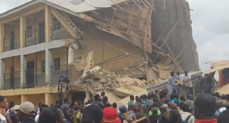 Photo of Trágico derrumbe en una escuela de Nigeria: murieron 22 personas