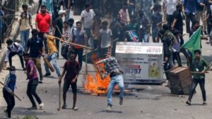 Photo of Bangladesh decreta toque de queda y despliega a militares tras ola de protestas