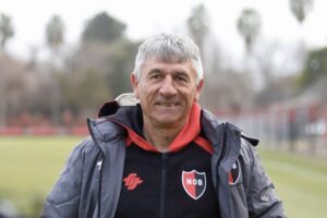 Photo of Ariel Paolorossi asumió como nuevo coordinador general de las inferiores de Newell’s