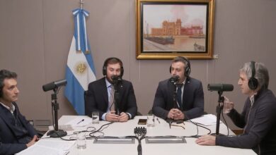 Photo of Completo y con Luis Caputo, el primer Streaming del Ministerio de Economía