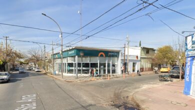 Photo of Córdoba: no cerraron bien la puerta principal de un banco y estuvo un día abierta