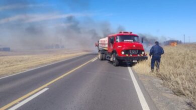 Photo of Incendio bajo control en Oncativo: bomberos vigilan perímetros inestables