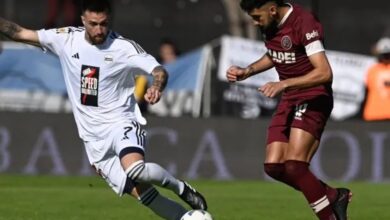 Photo of Riestra aprovechó el hombre de más y le ganó a Lanús