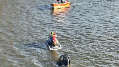 Photo of Rescatan a dos jóvenes que iban en moto de agua en la garganta del dique San Roque