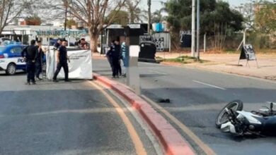 Photo of Accidente en Córdoba: un joven murió tras chocar en moto contra un camión