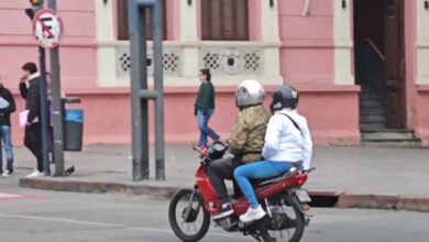 Photo of Motos en Córdoba: sólo el 40% de los acompañantes lleva casco