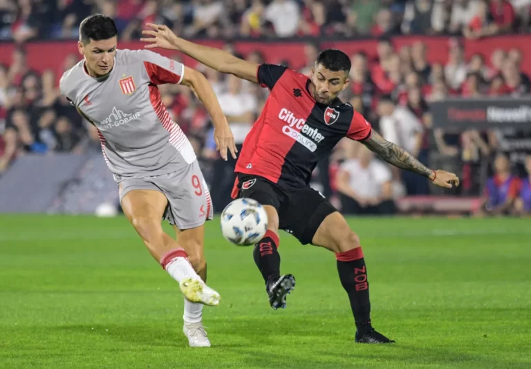 Photo of Newell’s fue goleado por Estudiantes en el Coloso