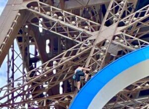 Photo of Evacuaron la Torre Eiffel a pocas horas de la clausura de los Juegos Olímpicos