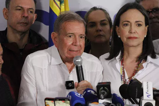 Photo of Fiscalía venezolana solicita orden de arresto contra Edmundo González Urrutia