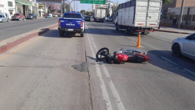 Photo of Un motoclista chocó a un inspector de tránsito: terminó detenido