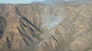 Photo of Fuego en Córdoba: bomberos trabajan en un foco en Quebrada de la Mermela