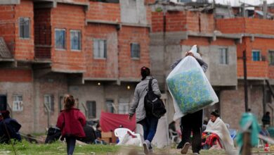 Photo of Según la UCA, la pobreza alcanzó al 52% de la población en el primer semestre