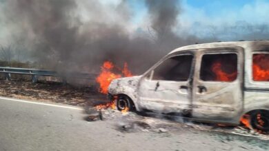 Photo of Ardió un vehículo y originó un nuevo incendio que fue controlado con arduos esfuerzos