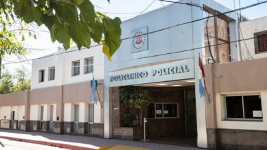 Photo of Policías detuvieron a un adolescente y una patota de 60 personas salió a defenderlo