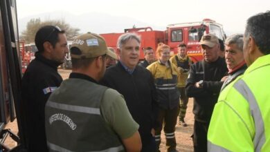 Photo of Llaryora: «Todos debemos respetar las instrucciones de los bomberos”