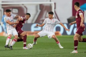 Photo of Con un penal dudoso en contra, Unión no pudo pasar del empate frente a Lanús