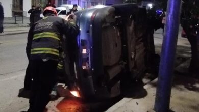 Photo of Córdoba: un conductor quedó atrapado en su auto tras un accidente