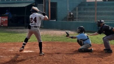 Photo of Falcons y Popeye marcan distancia en la Liga Argentina de Béisbol