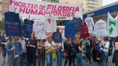 Photo of En fotos: nueva marcha universitaria en la ciudad de Córdoba