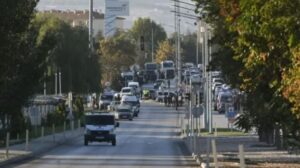 Photo of Turquía: muertos, heridos y rehenes en un ataque a la sede de las industrias aeroespaciales