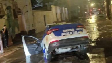 Photo of Córdoba: un móvil policial se hundió en un pozo en plena tormenta